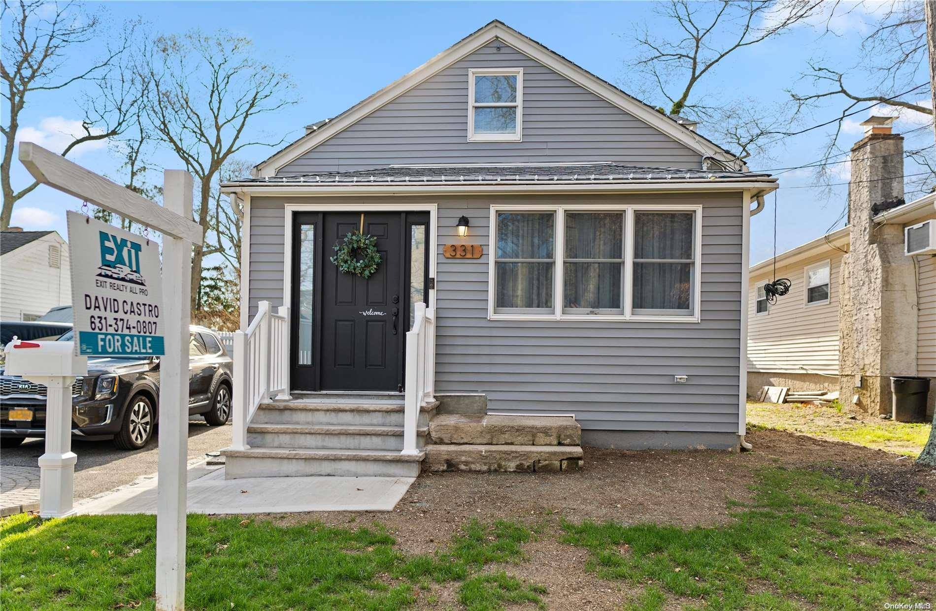 West Islip, NY 11795,331 Hyman AVE