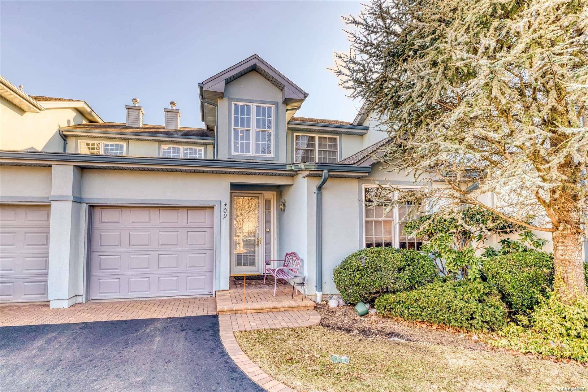 Melville, NY 11747,409 Madeira BLVD #409