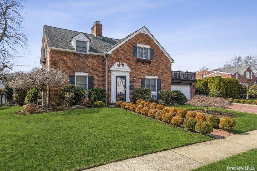 Garden City, NY 11530,200 Roxbury RD