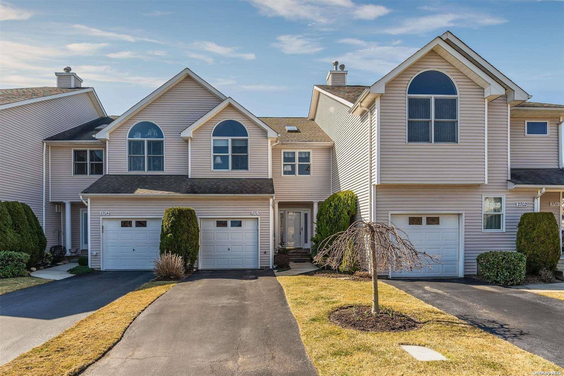 Riverhead, NY 11901,2703 Willow Pond DR #2703