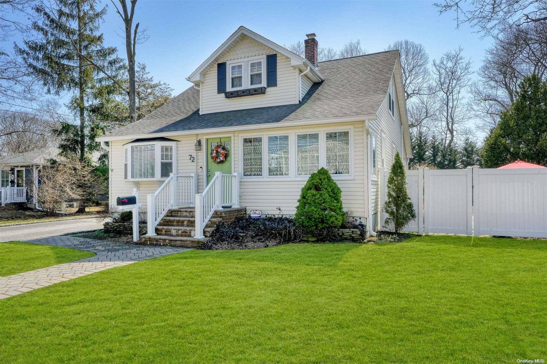 Islip Terrace, NY 11752,72 Fischer AVE