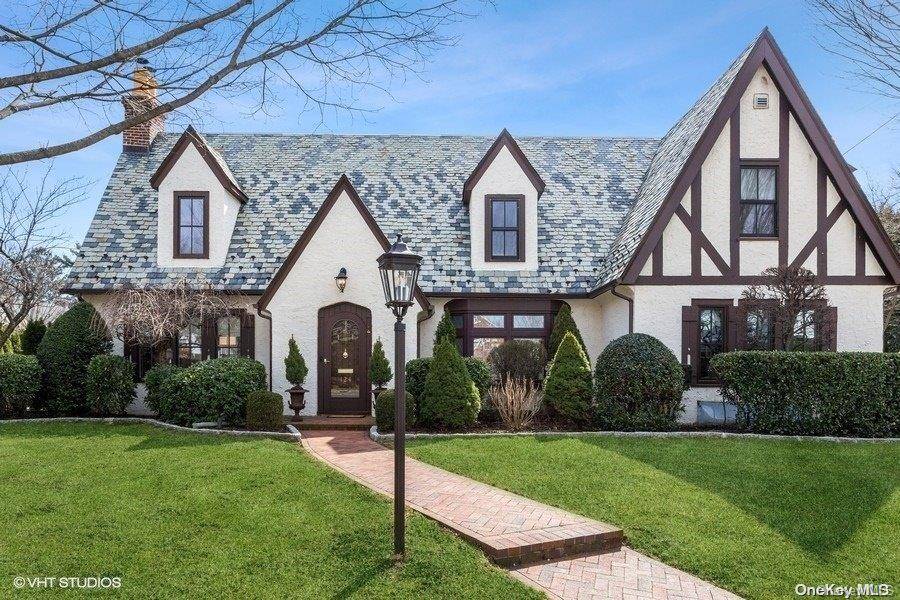 Garden City, NY 11530,124 Newmarket RD