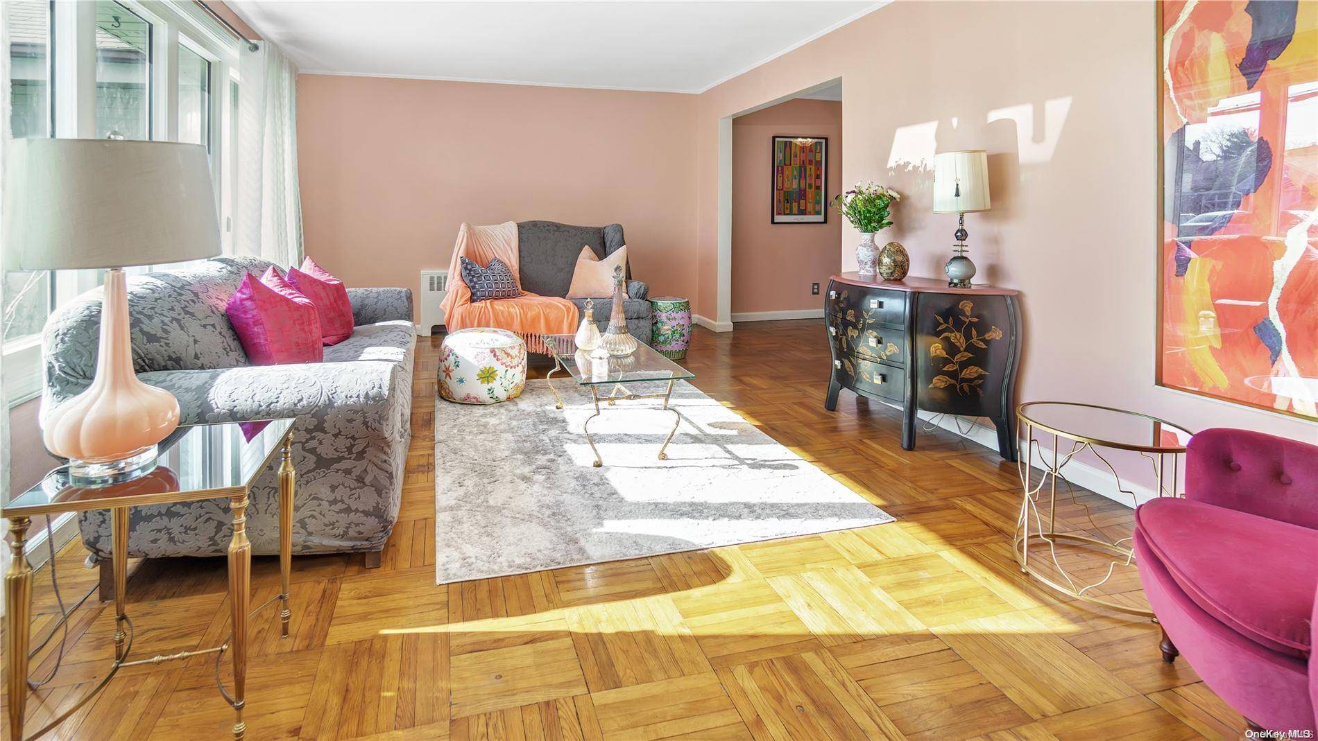 Lynbrook, NY 11563,189 Tottenham RD