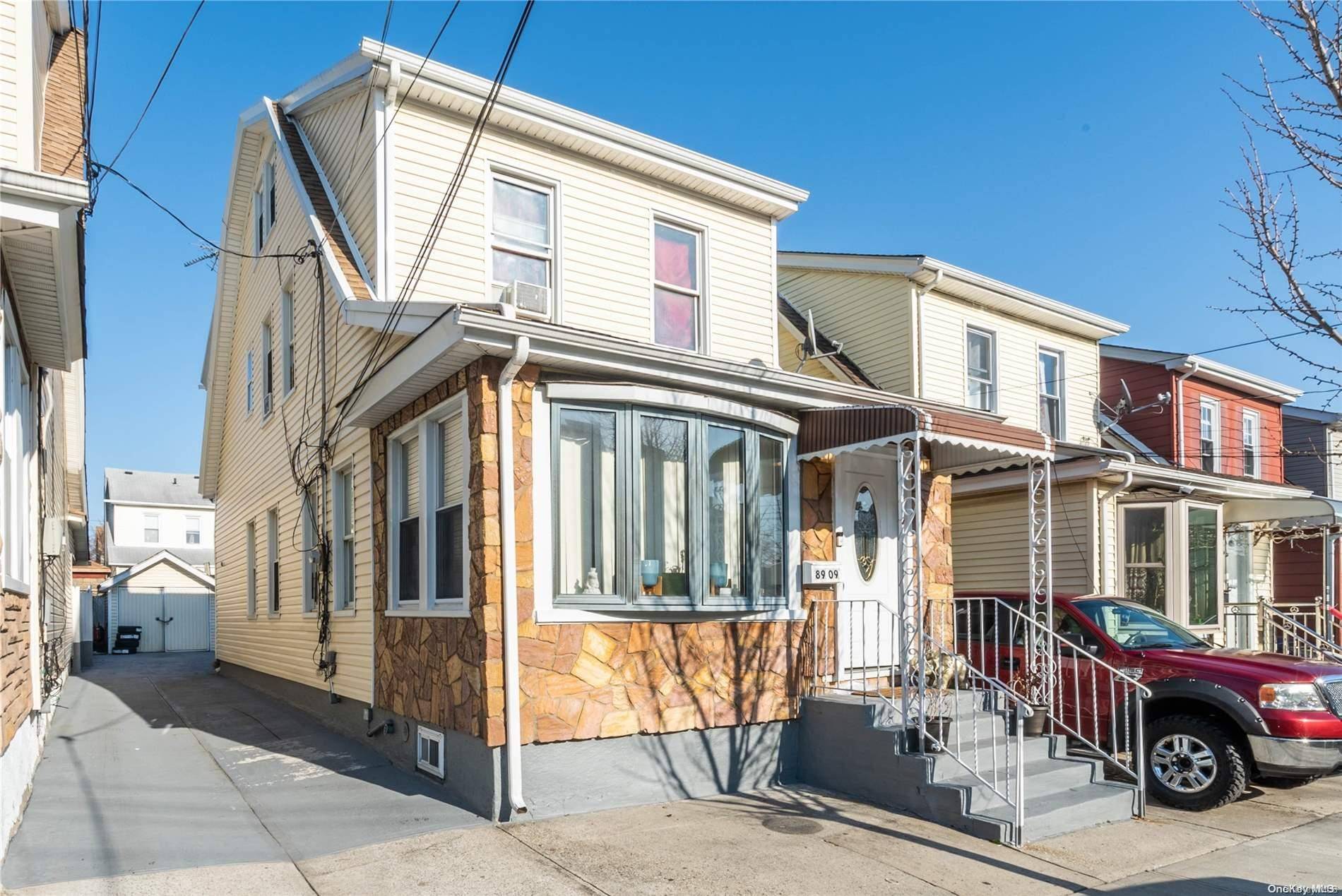 Hollis, NY 11423,89-09 182nd Place