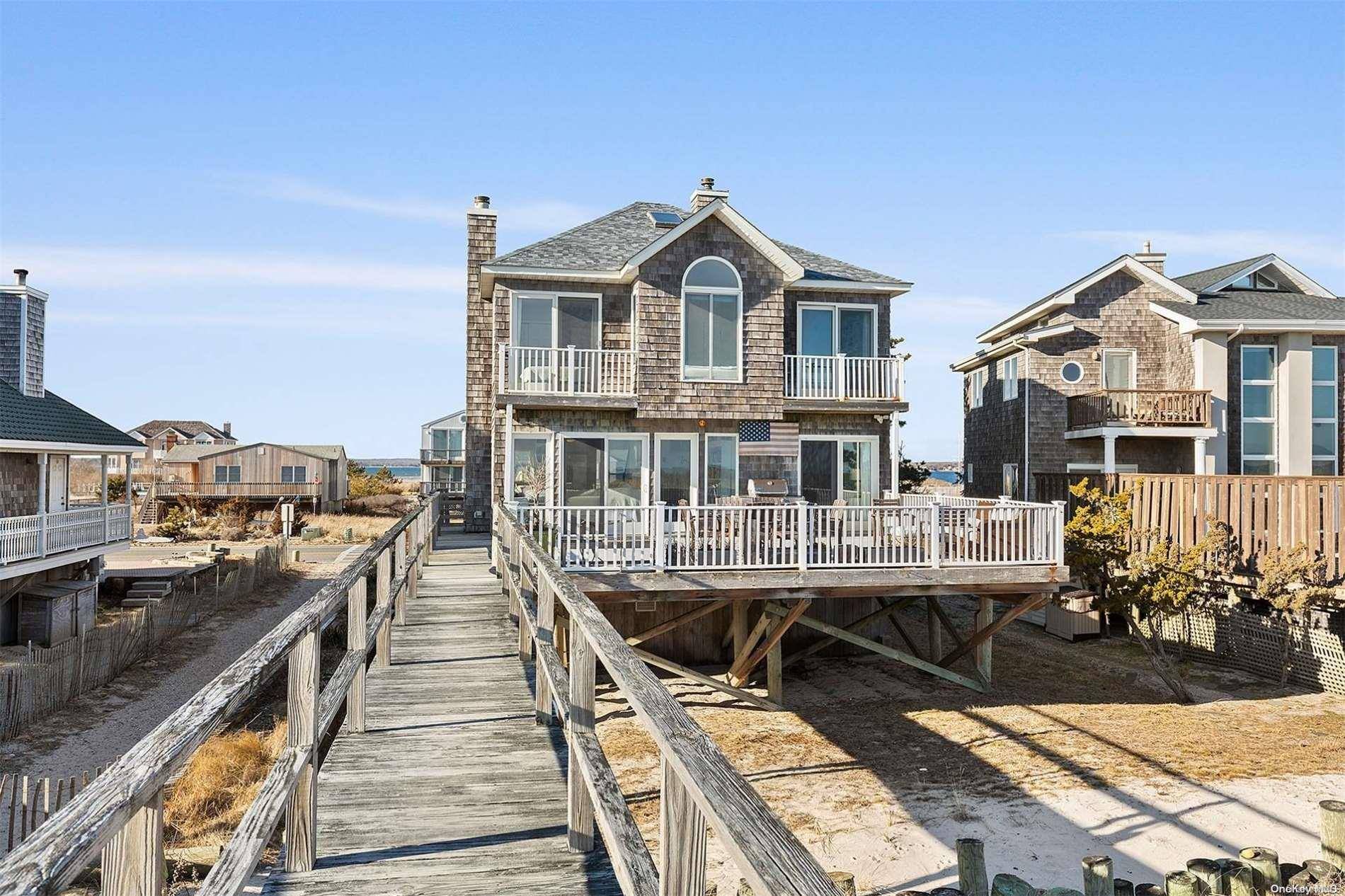 Westhampton Dunes, NY 11978,789 Dune RD