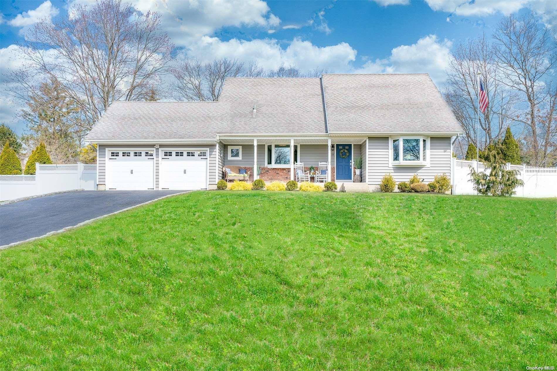 Nesconset, NY 11767,15 Chivalry LN