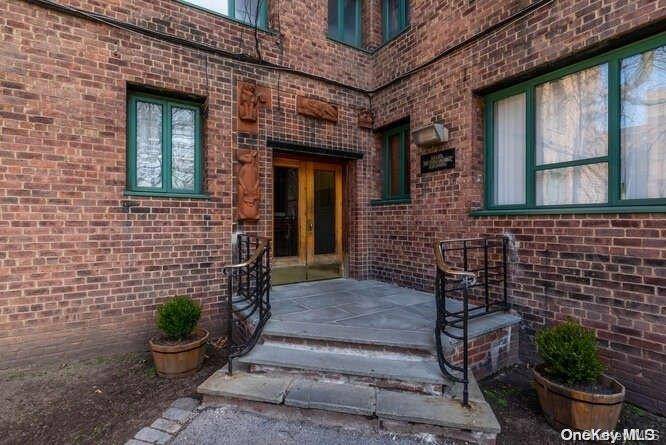 Bronx, NY 10462,2075 Saint Raymond AVE #Mf