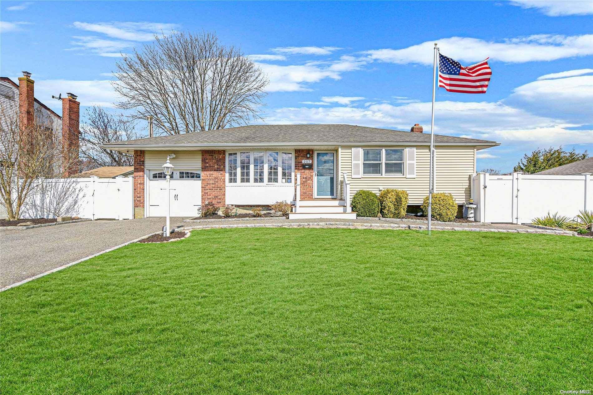 Islip Terrace, NY 11752,217 E Farmingdale ST