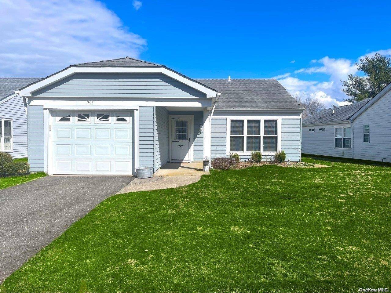 Ridge, NY 11961,561 Stratford LN #561