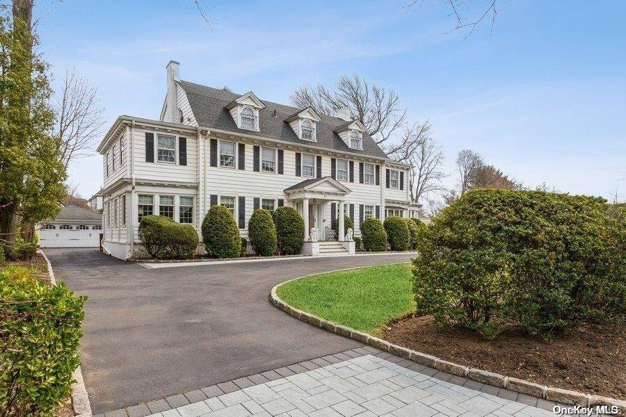 Garden City, NY 11530,81 Nassau BLVD