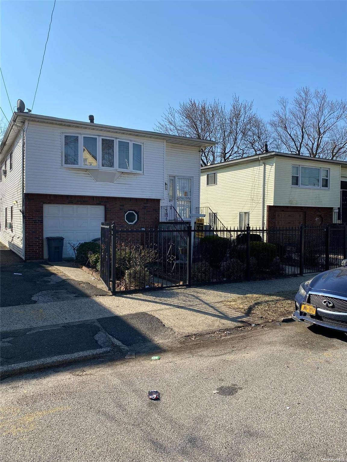 Springfield Gardens, NY 11413,185-20 Williamson AVE