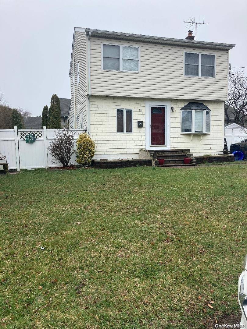 West Babylon, NY 11704,28 Forest AVE