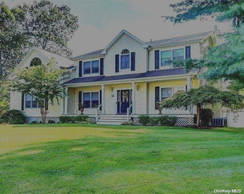 Kings Park, NY 11754,29 Wildflower DR