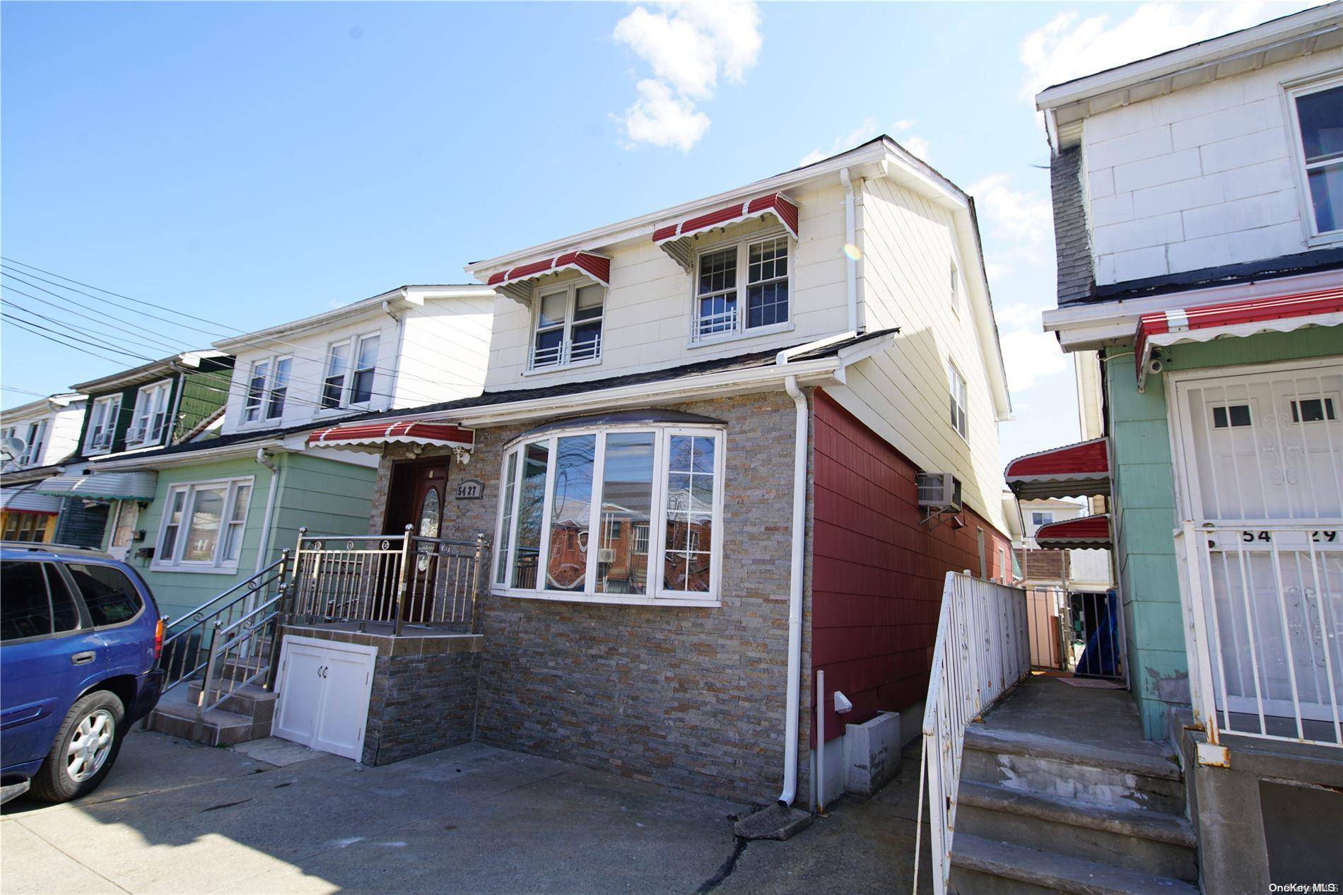 Flushing, NY 11355,54-27 153 ST