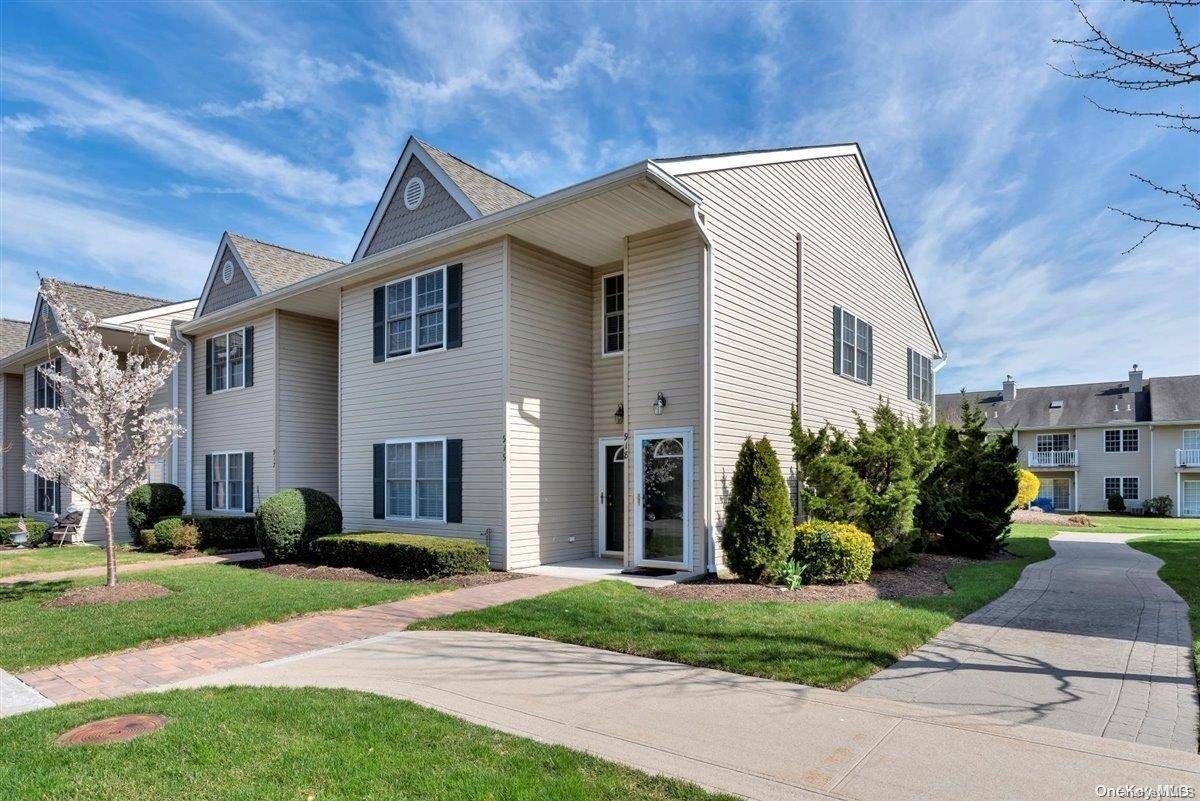 Melville, NY 11747,918 Altessa BLVD #918