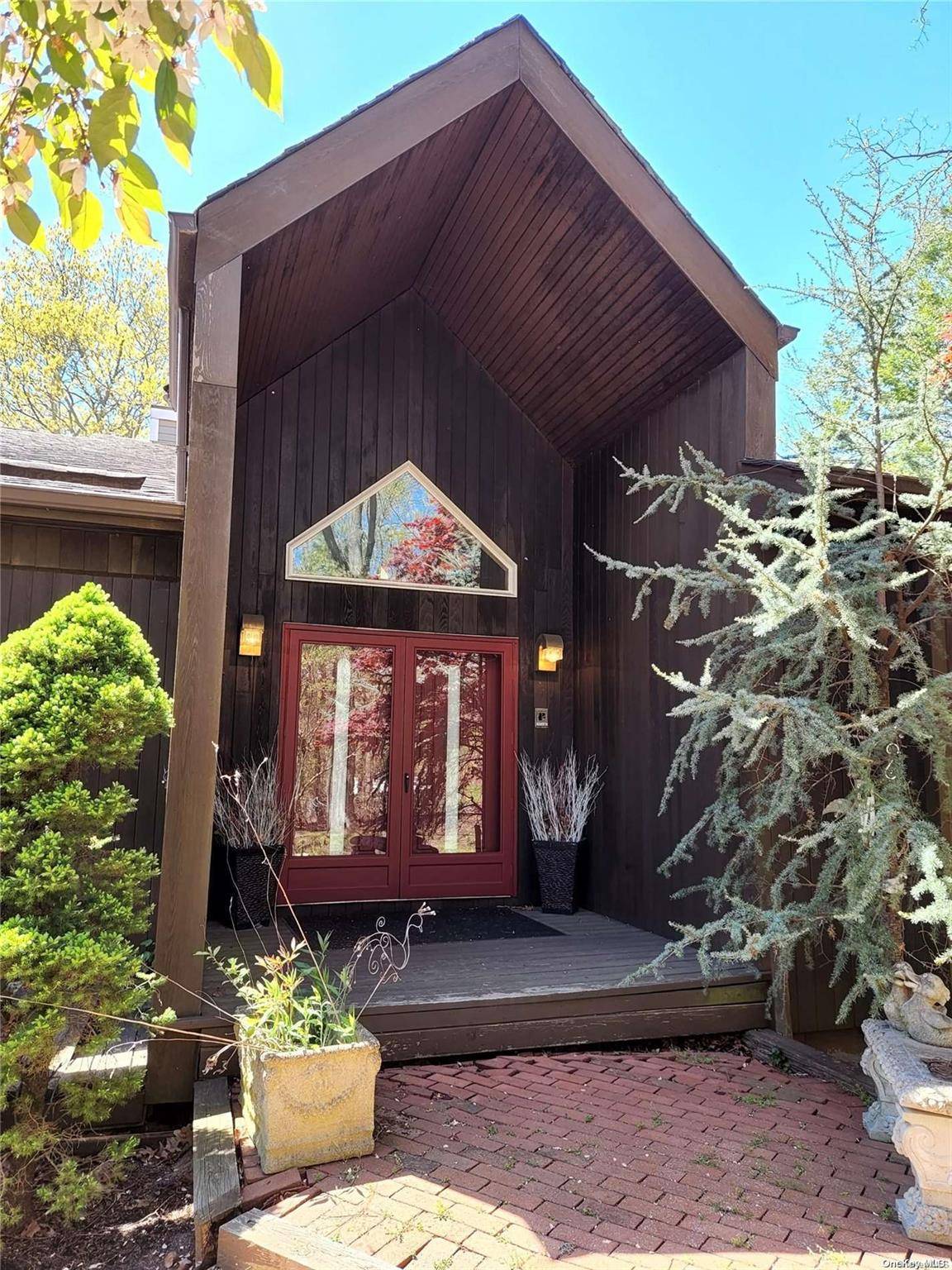 Lake Ronkonkoma, NY 11779,292 Holbrook RD