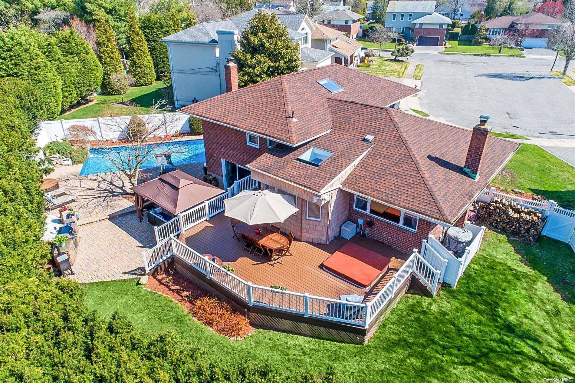 Plainview, NY 11803,3 Dee CT