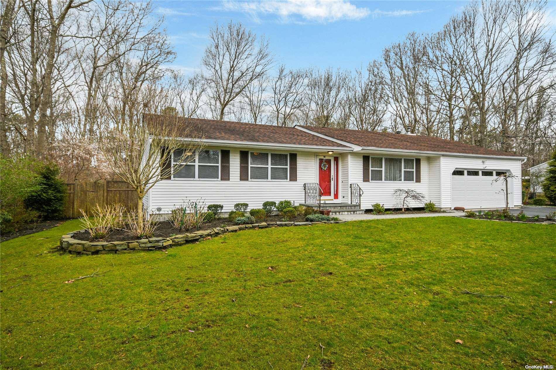 East Patchogue, NY 11772,170 Robinson AVE