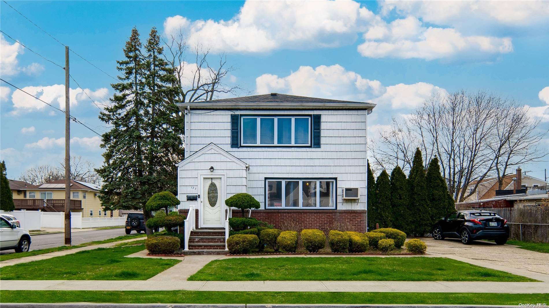 Lynbrook, NY 11563,137 Rolling ST