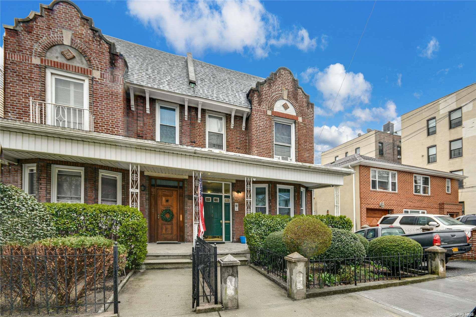 Bronx, NY 10470,116 E 235th ST