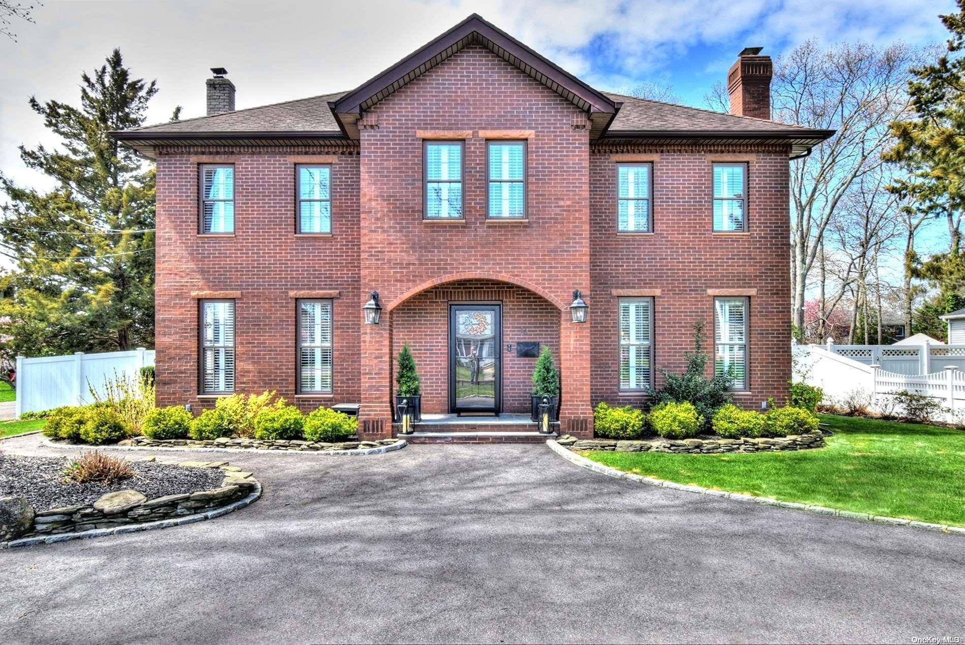 East Islip, NY 11730,56 Pequot LN