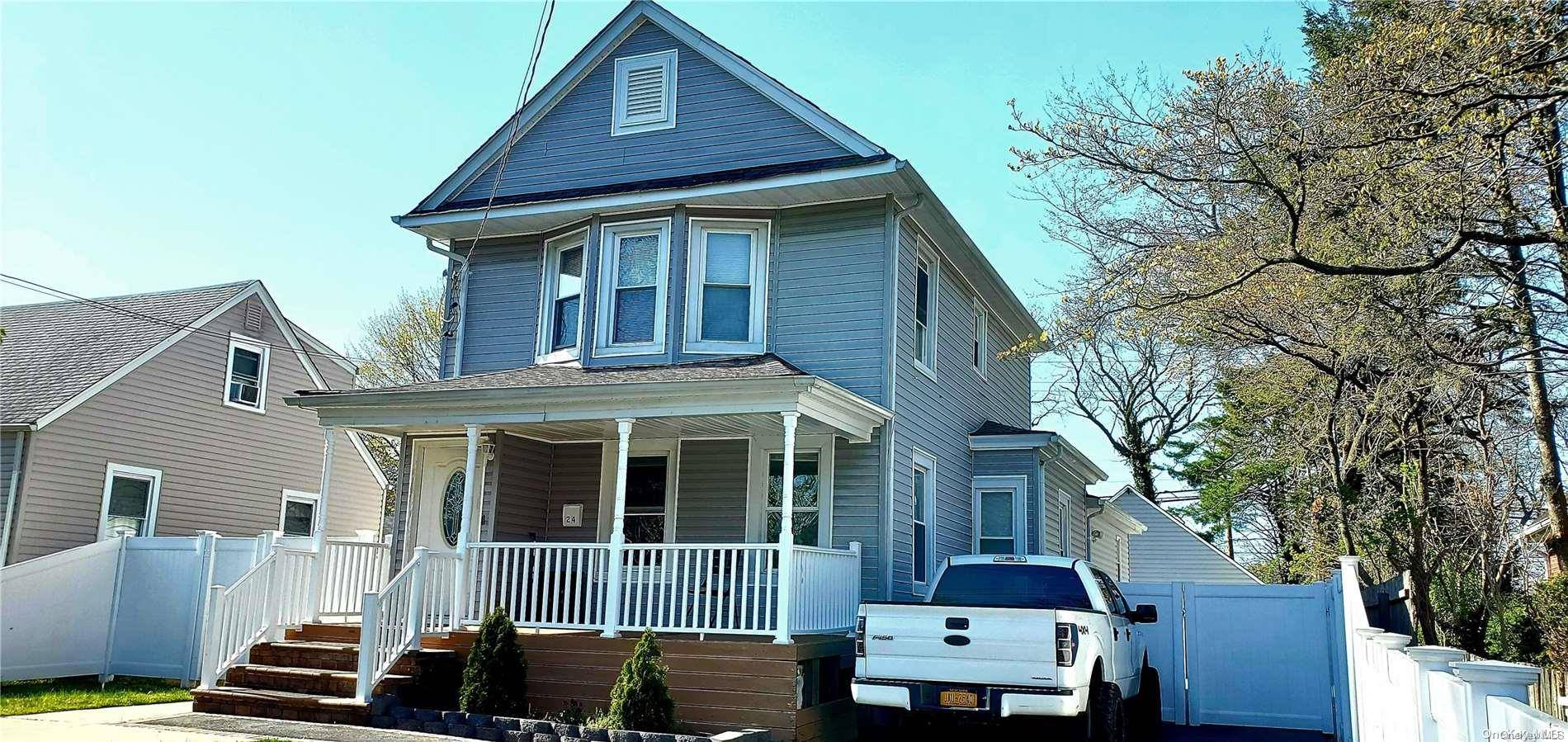 Central Islip, NY 11722,24 1st AVE