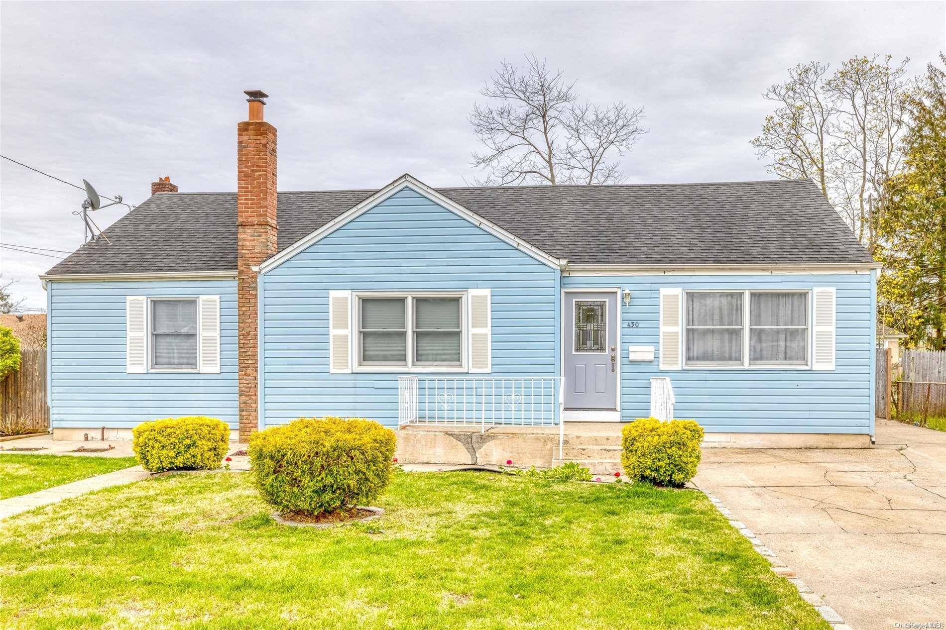 Central Islip, NY 11722,430 Saint Johns ST