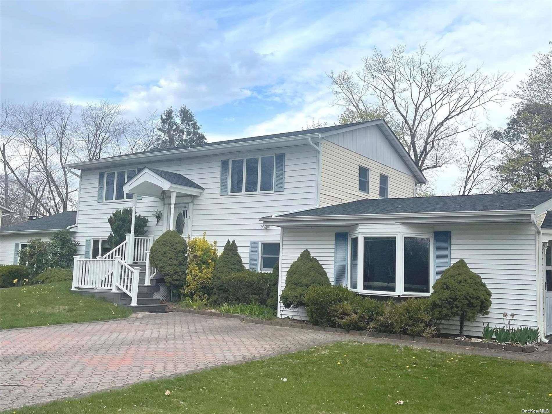 South Setauket, NY 11720,21 Dave LN