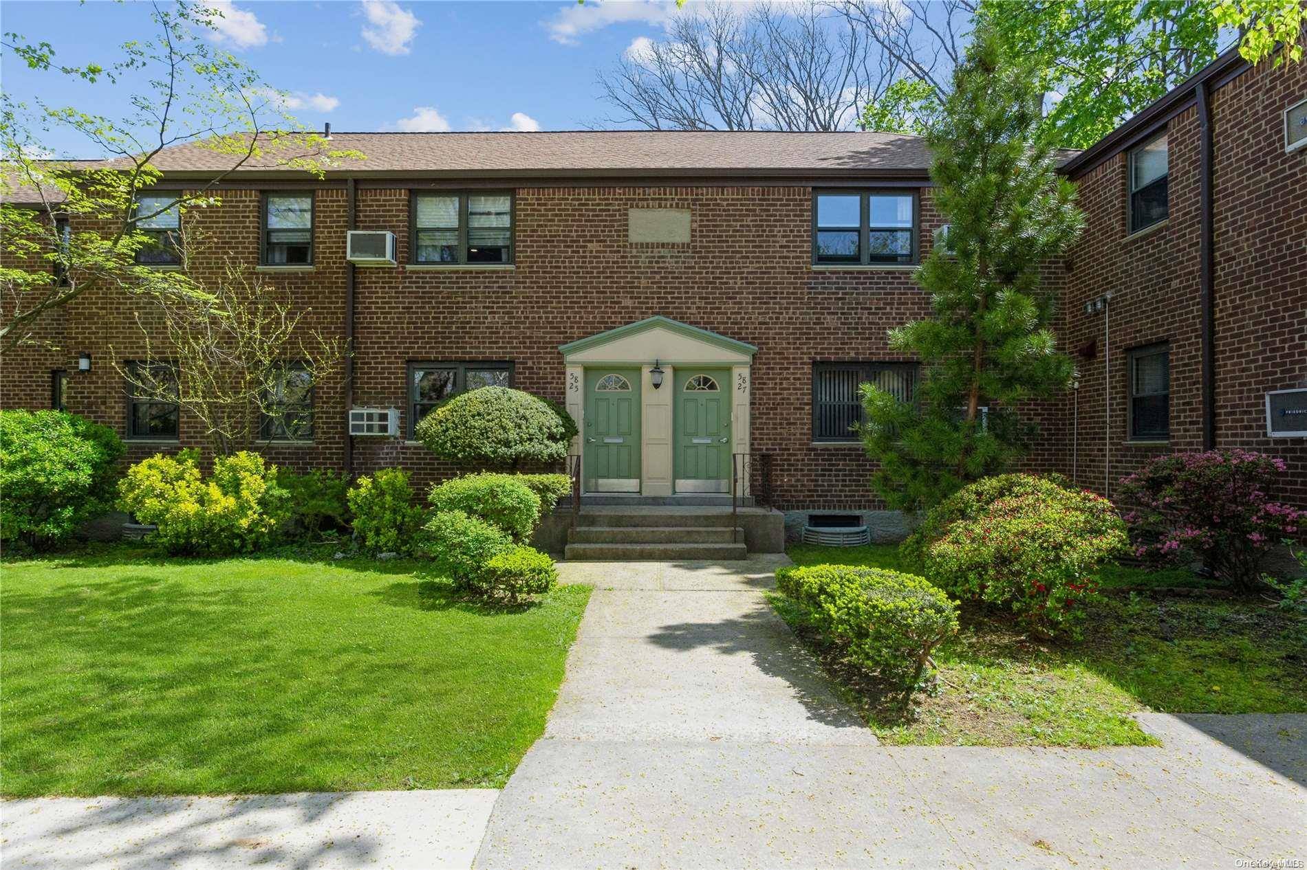 Douglaston, NY 11362,58-25 246 CRES #C11