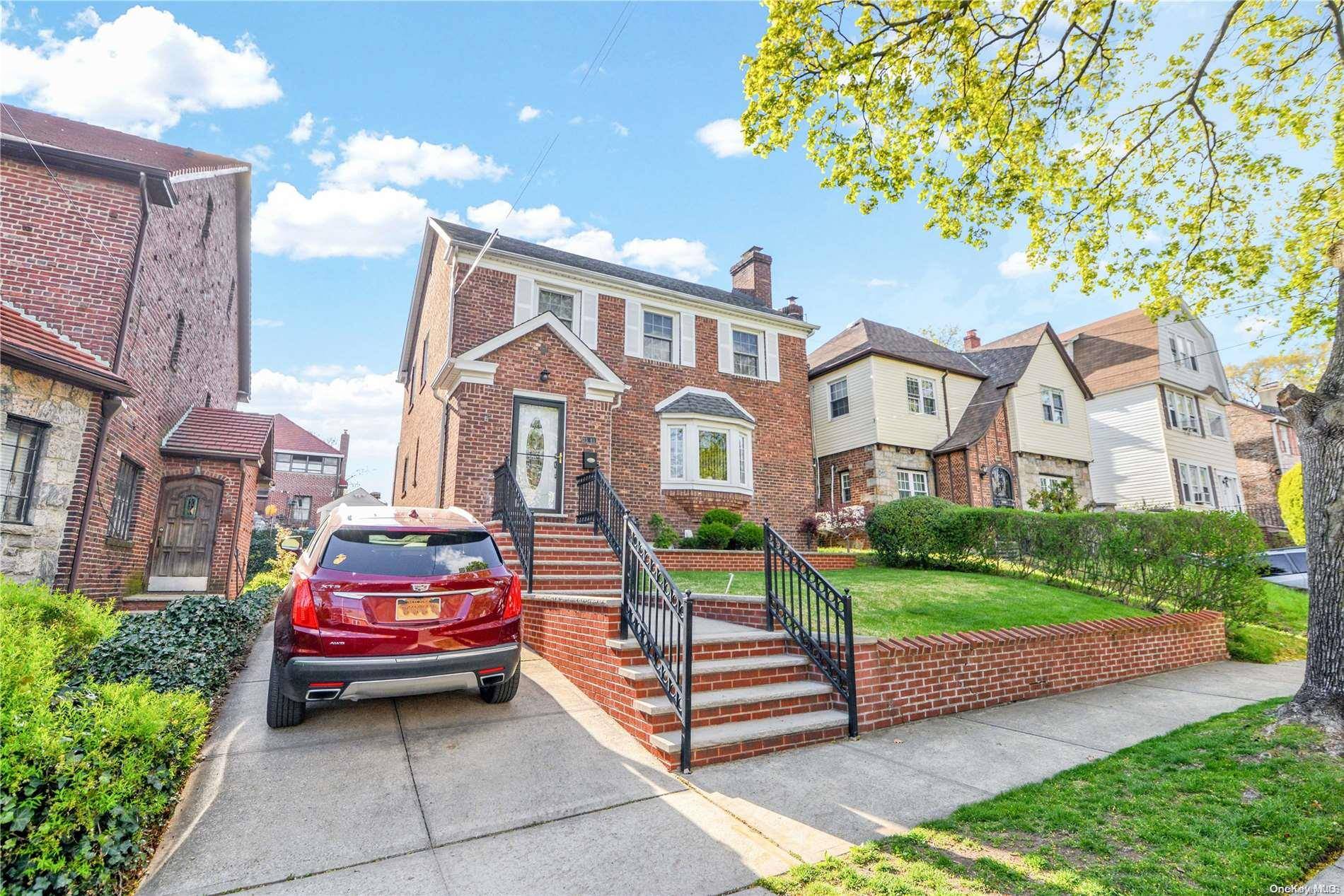 Flushing, NY 11358,35-40 172nd ST