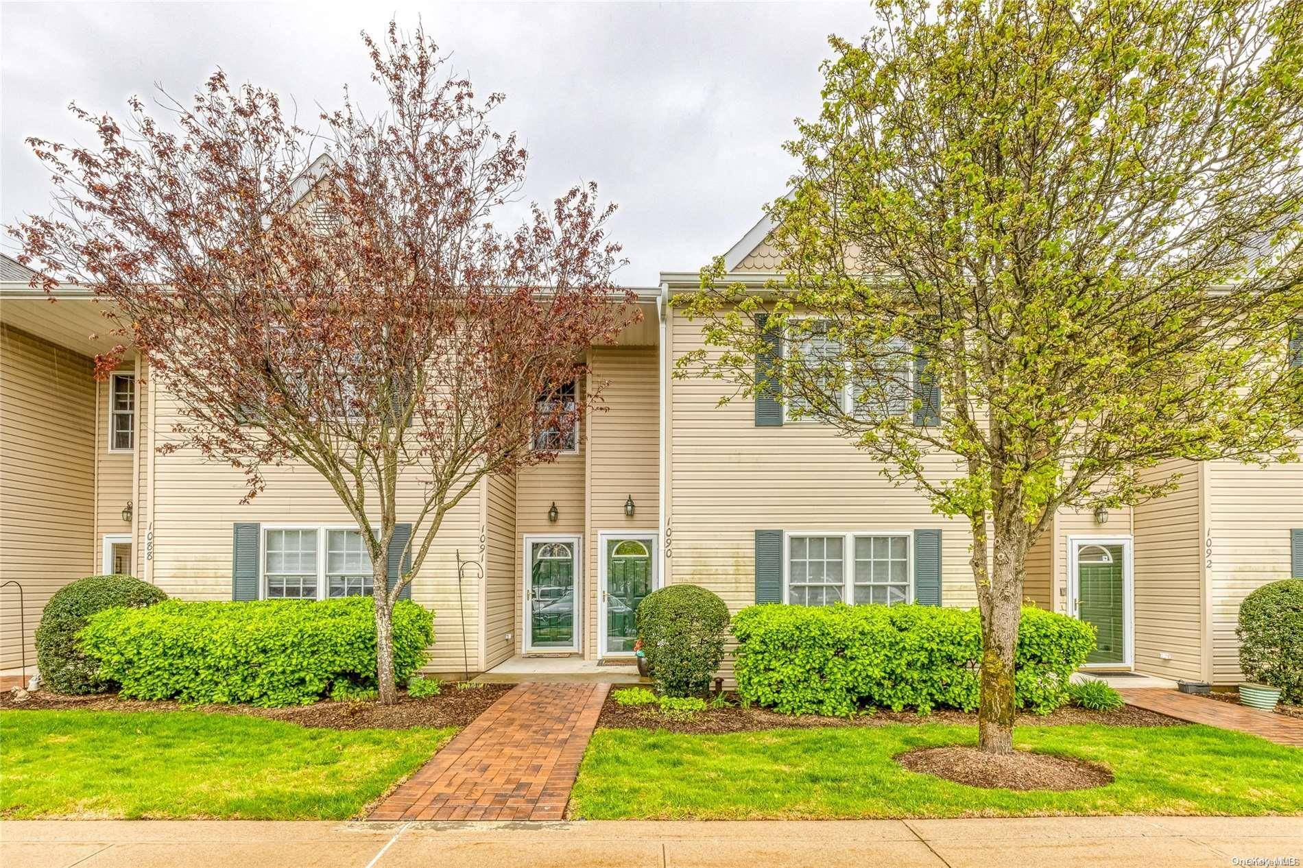 Melville, NY 11747,1090 Savoy DR #1090