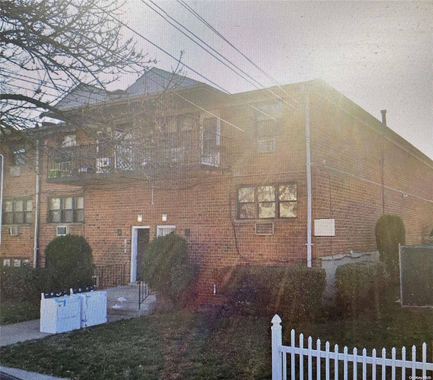 Howard Beach, NY 11414,78-02 153 AVE #B