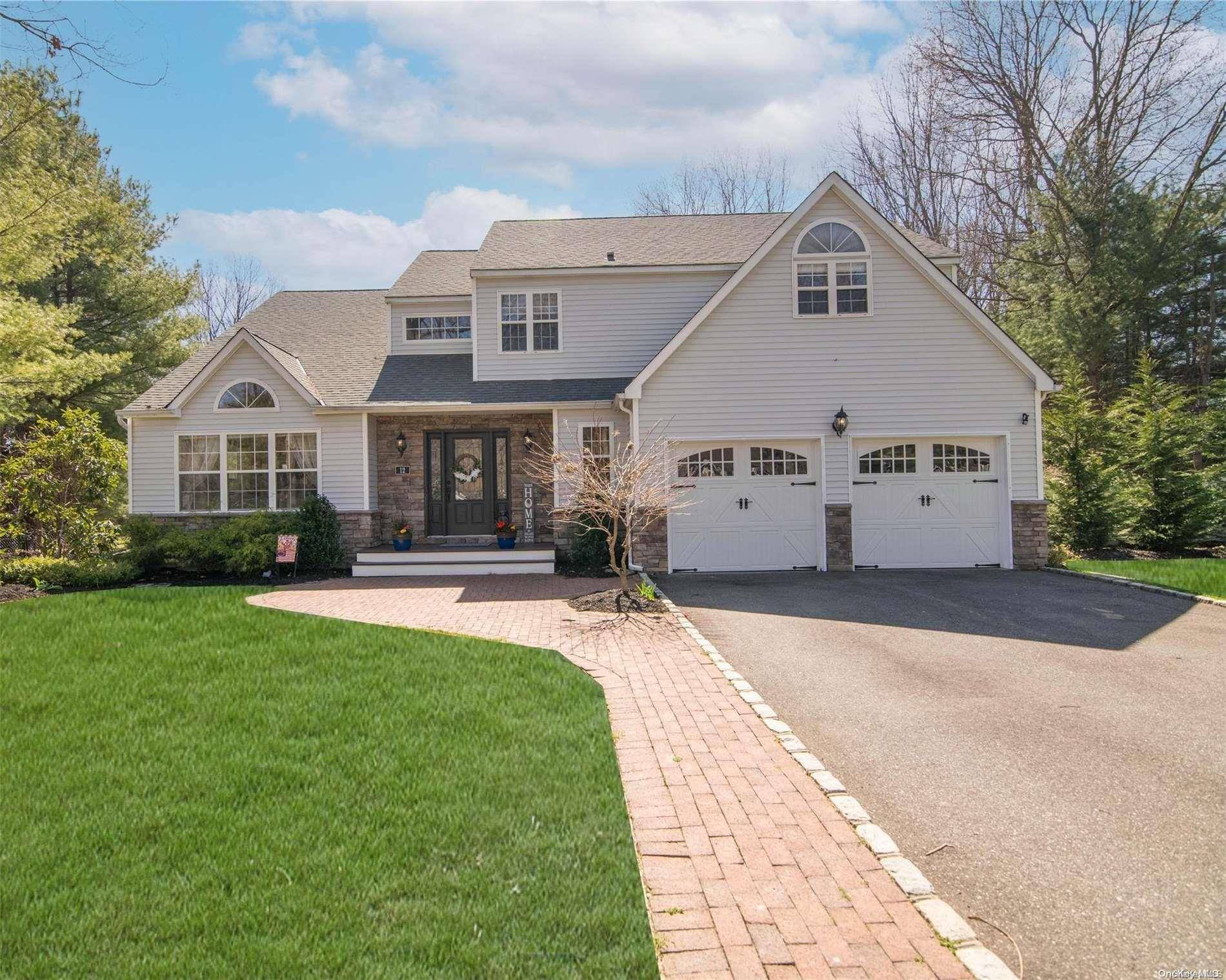 Kings Park, NY 11754,12 Wildflower DR