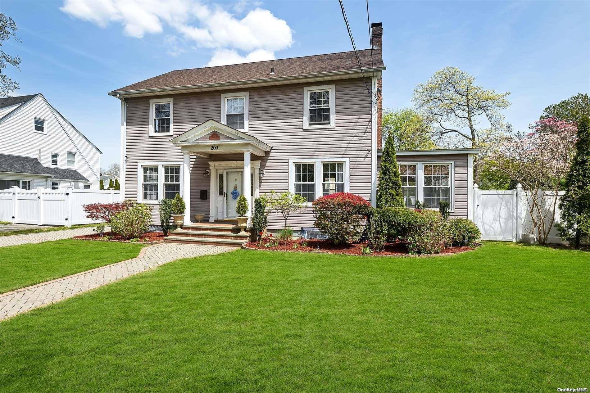 Freeport, NY 11520,200 N Long Beach AVE