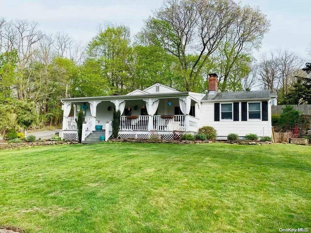 Shoreham, NY 11786,4 Soundview DR