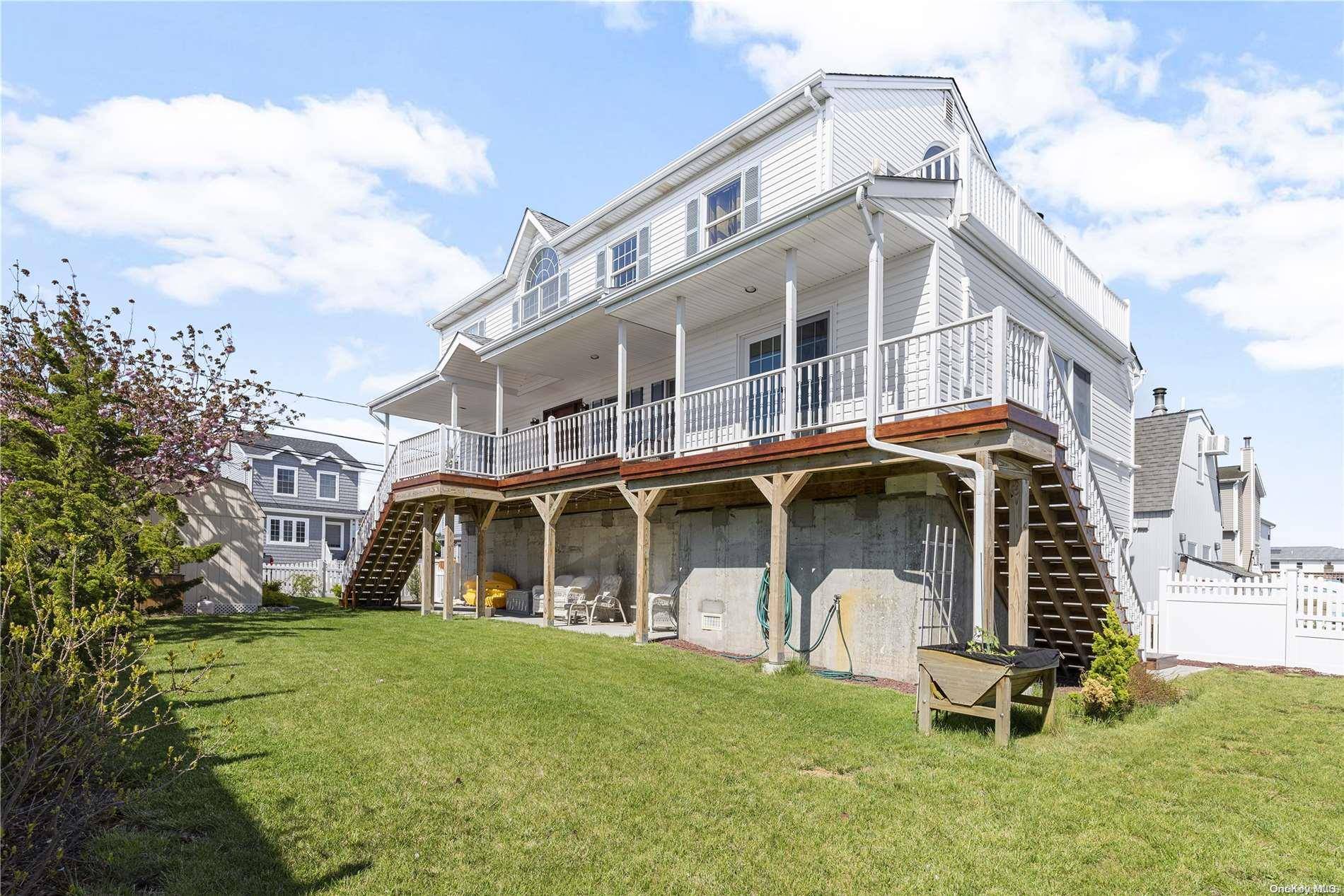 Seaford, NY 11783,3640 Naomi ST