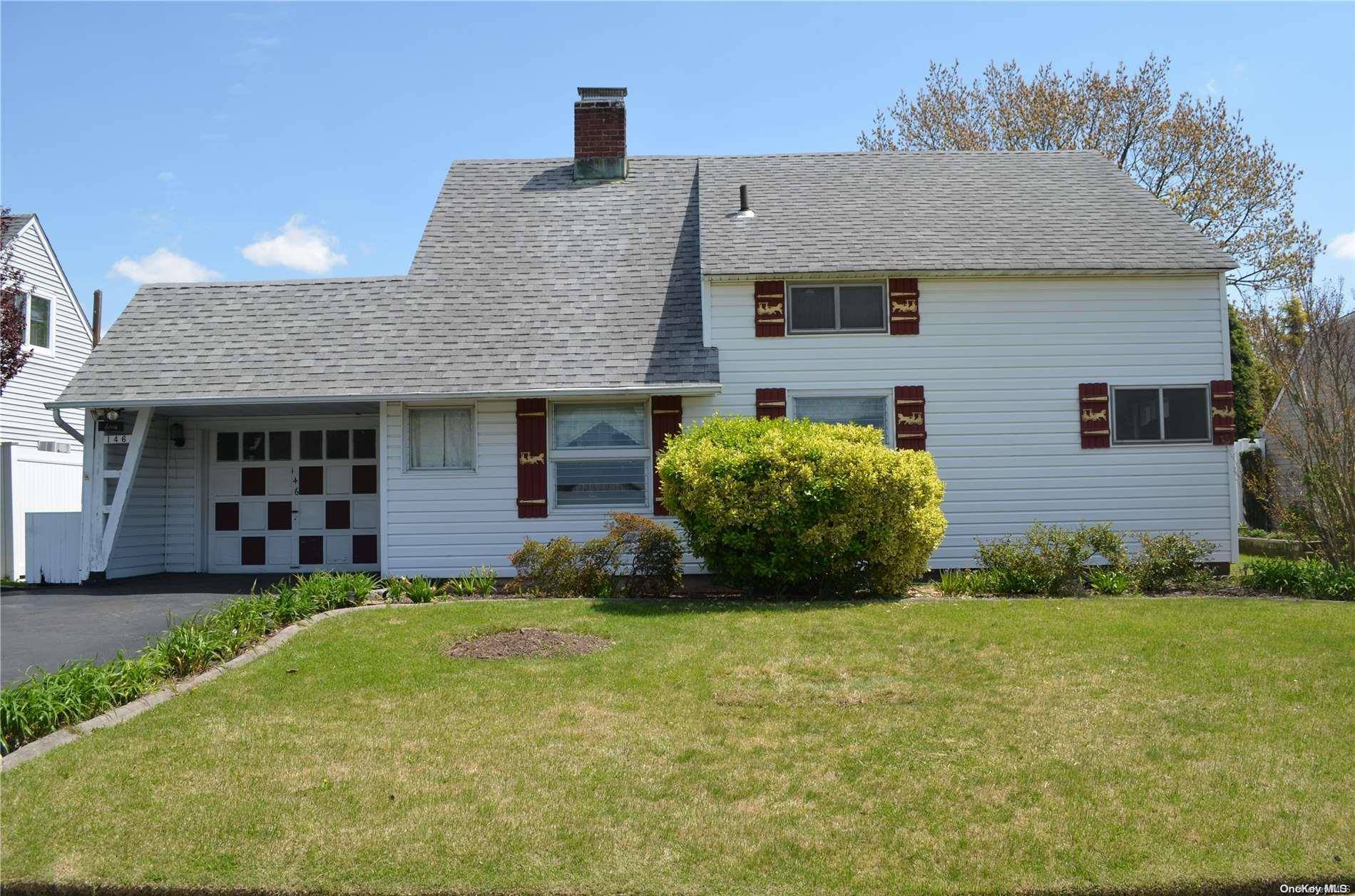 Hicksville, NY 11801,146 Scooter LN