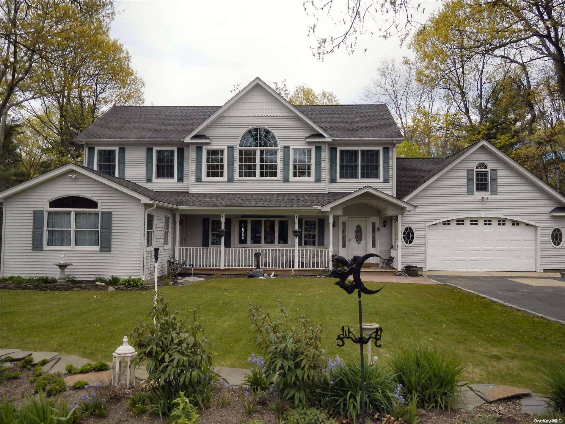 Bay Shore, NY 11706,1056 Cassel AVE