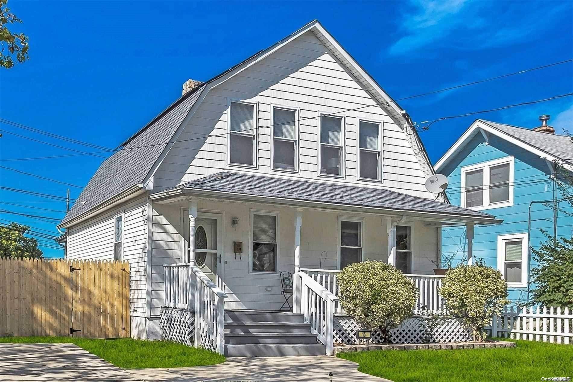 West Islip, NY 11795,15 Hawley AVE