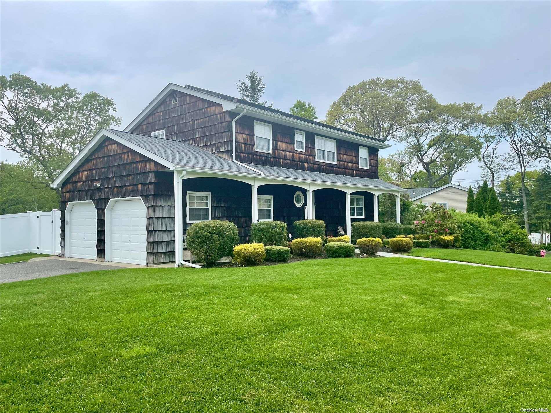 Hauppauge, NY 11788,82 Radburn DR