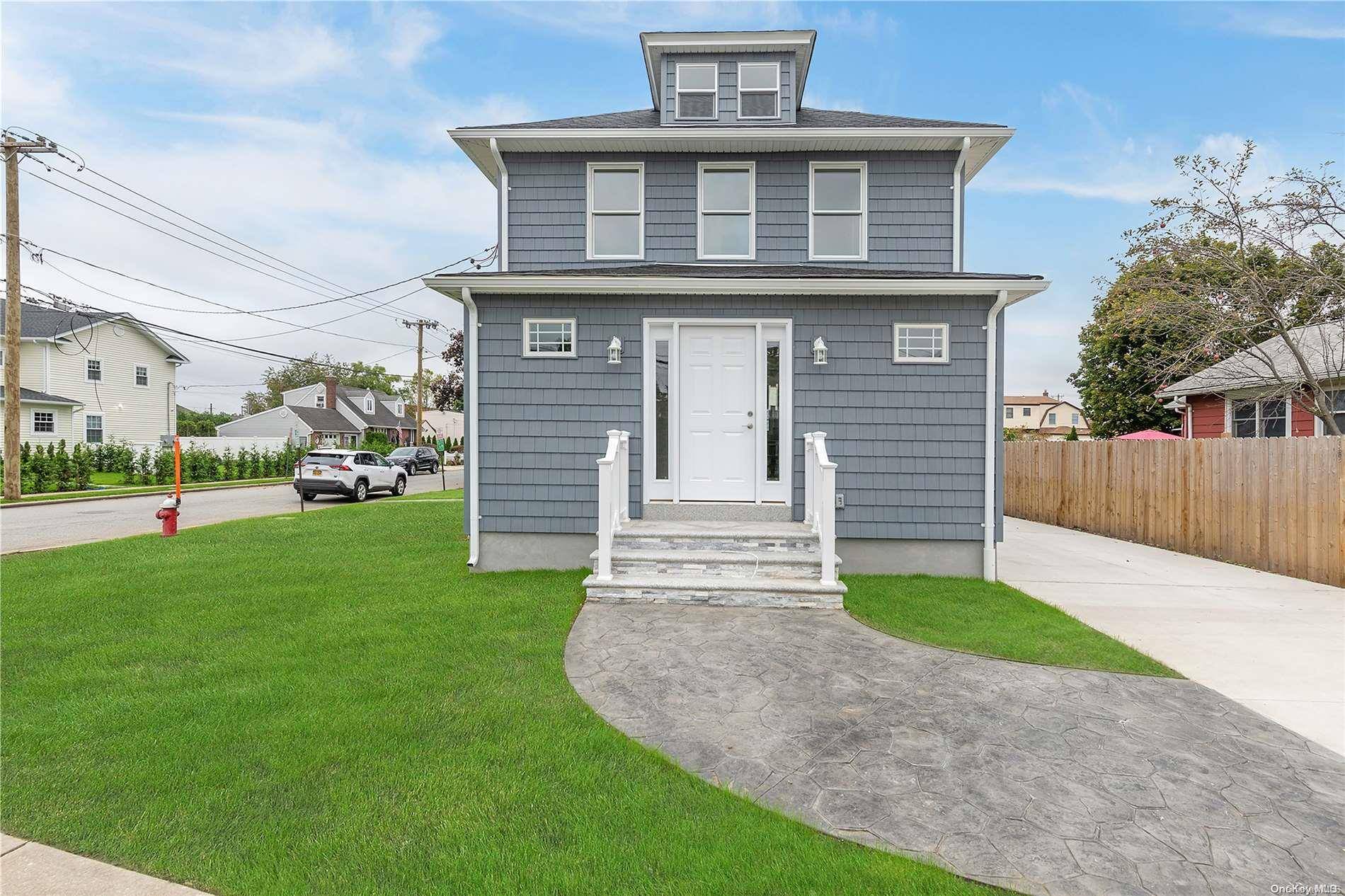 Carle Place, NY 11514,66 Cherry LN