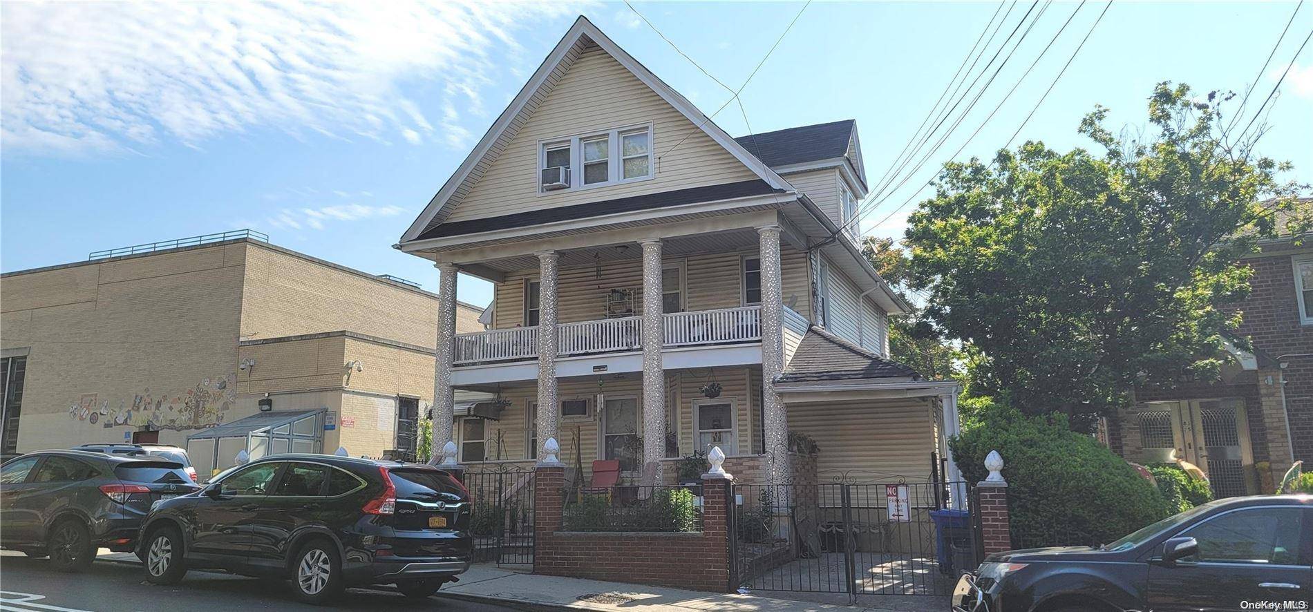 Briarwood, NY 11435,85-21 144th ST