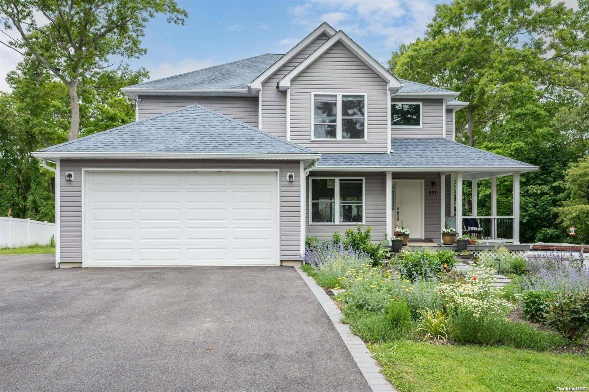 Shirley, NY 11967,537 Puritan DR