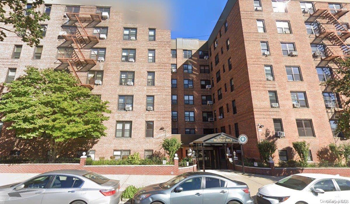 Flushing, NY 11354,38-15 149th ST #6B
