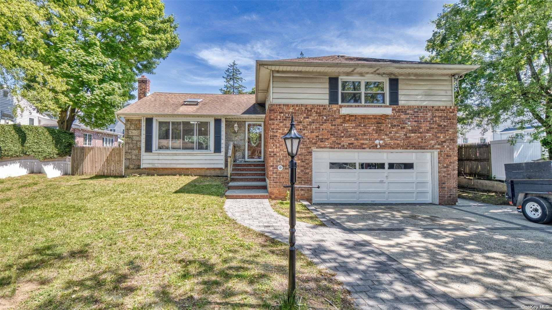 Hewlett, NY 11557,1515 Kew AVE