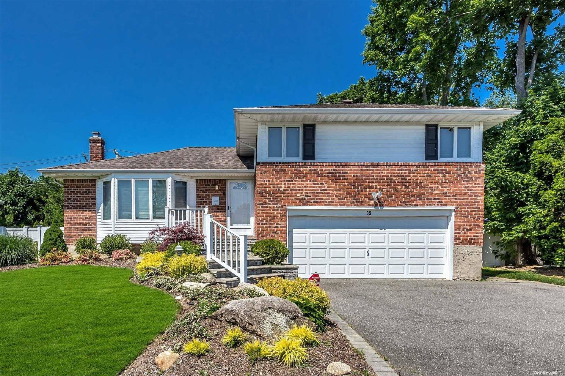 Plainview, NY 11803,35 Pasadena DR