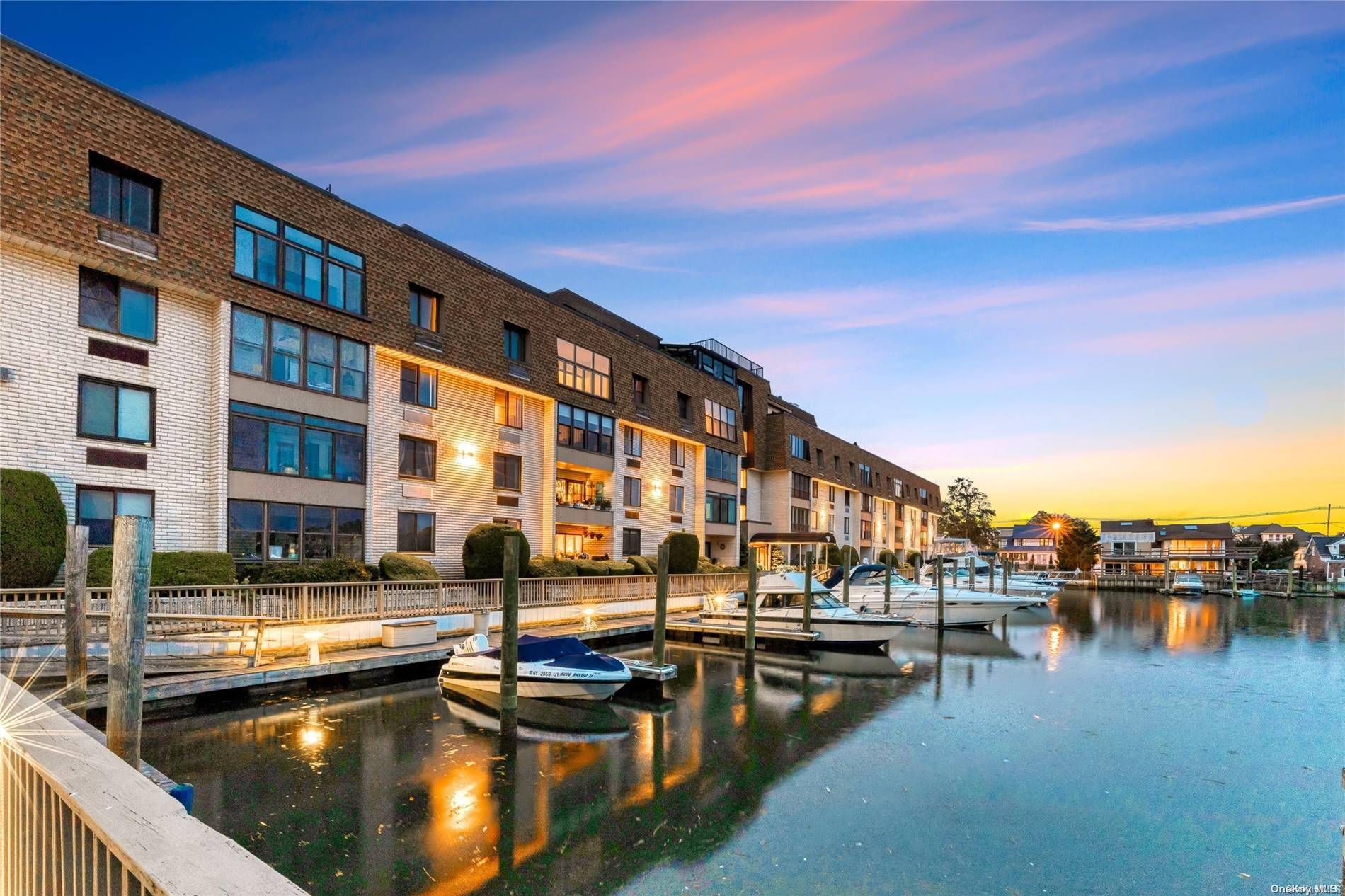 Freeport, NY 11520,31 Casino ST #2J