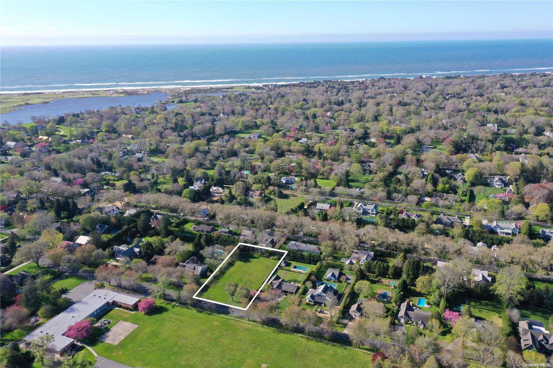 East Hampton, NY 11937,55 Meadow WAY