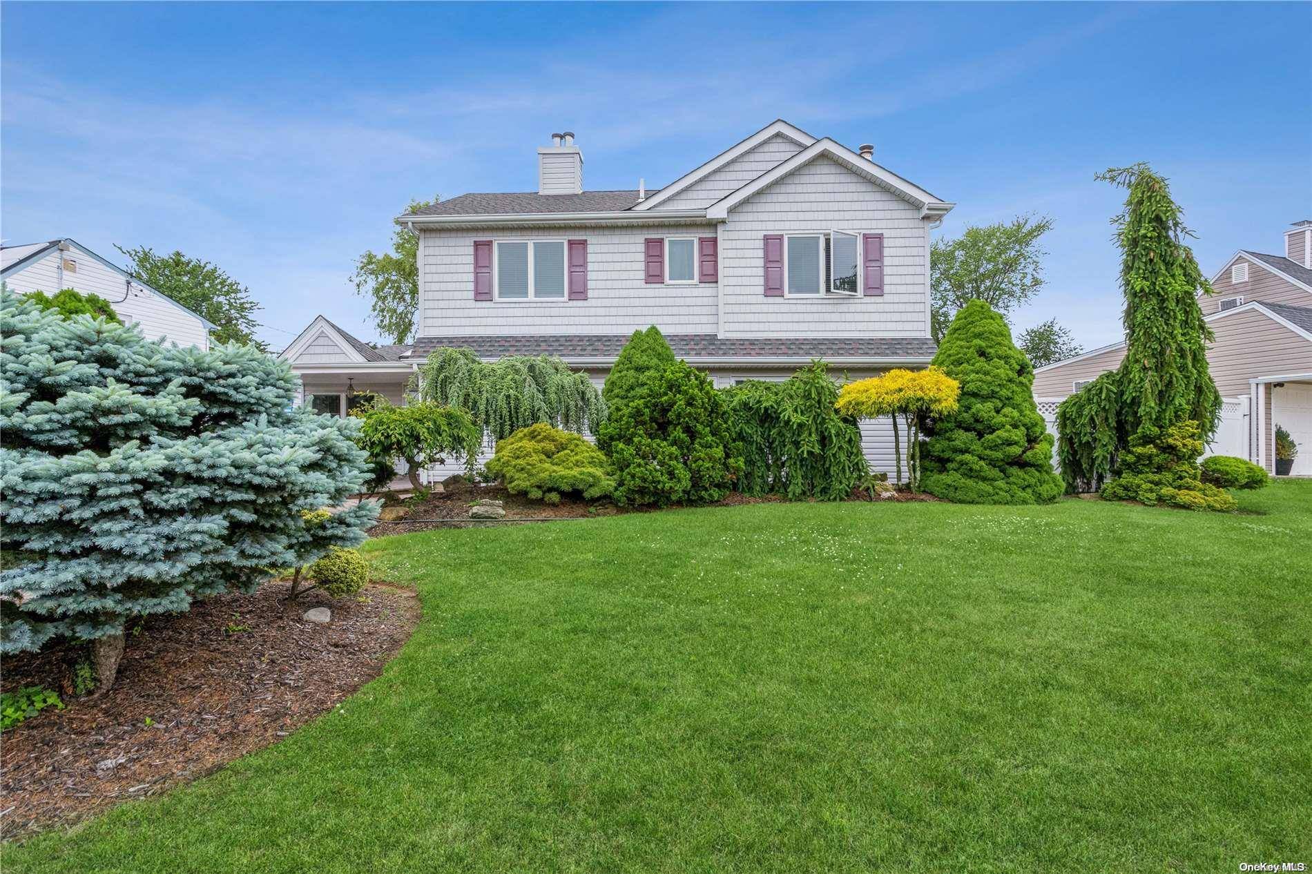 Wantagh, NY 11793,46 Wildwood LN