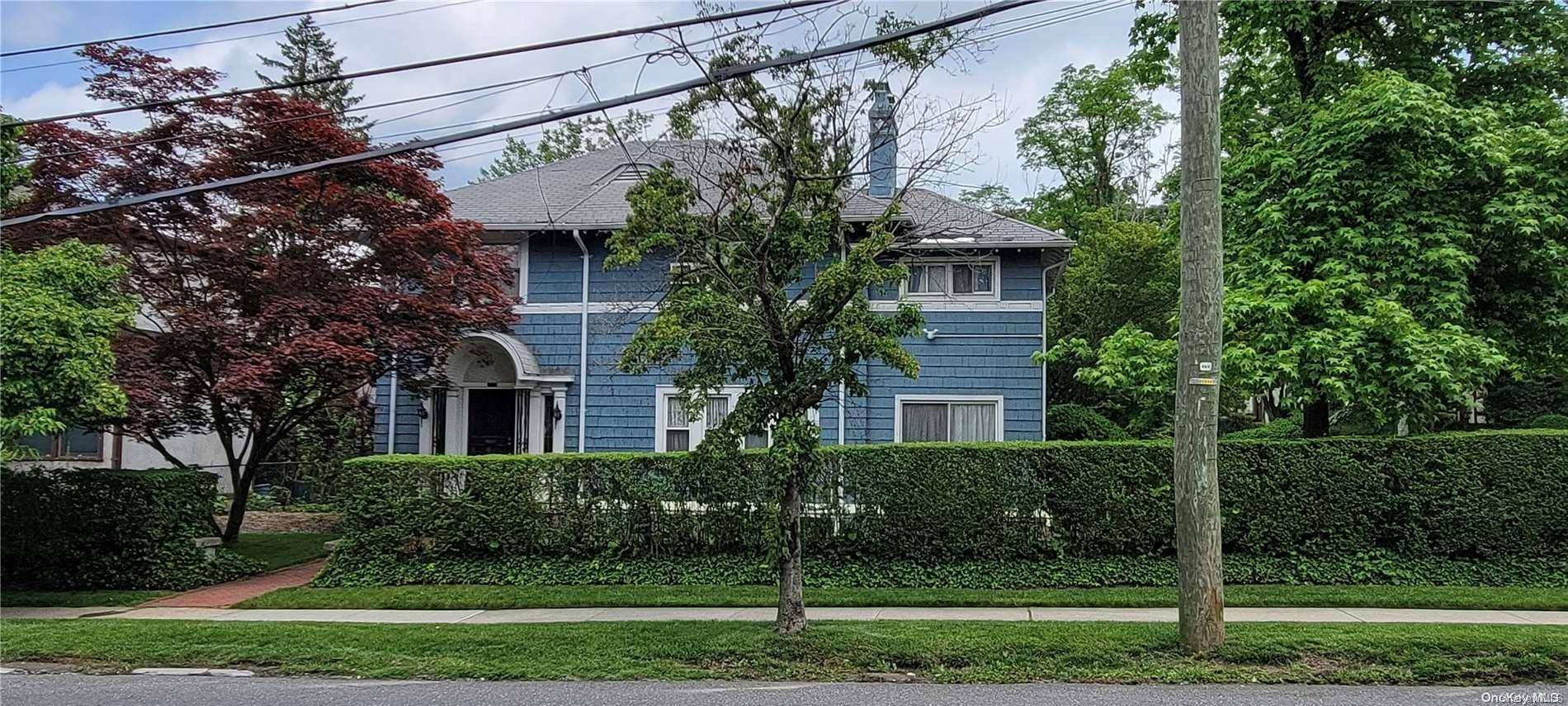 Douglaston, NY 11362,46-49 Douglaston Pkwy